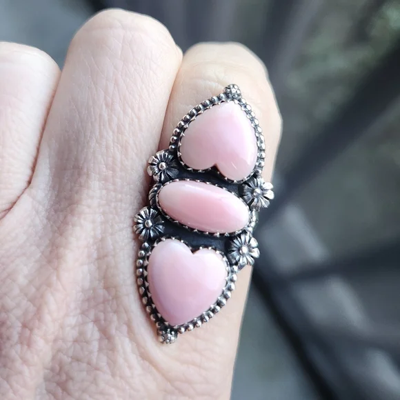 Handmade Sterling Silver 925 Queen Pink Conch Double Heart Crawler Ring Size 8 - Picture 1 of 9